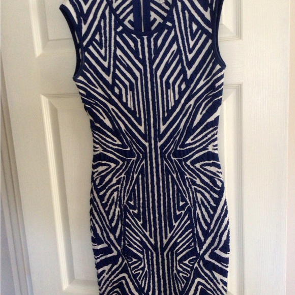 “MILLY” COBALT BLUE AND WHITE JACQUARD DRESS- SIZE MED - Picture 6 of 12